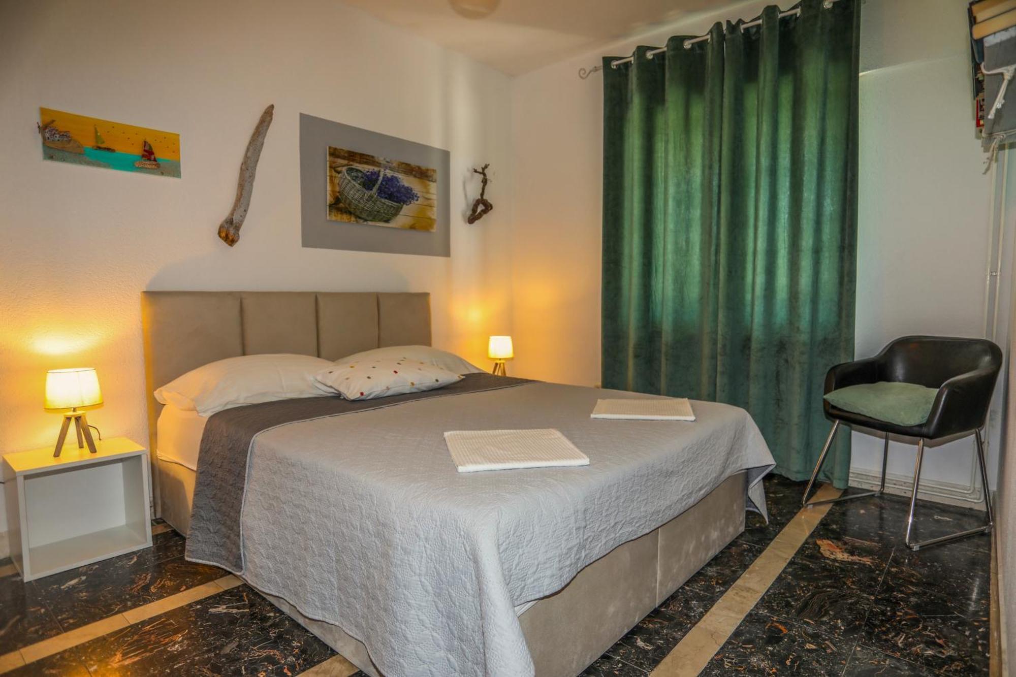 Juric 32 - Boutique Apartments Хвар Номер фото