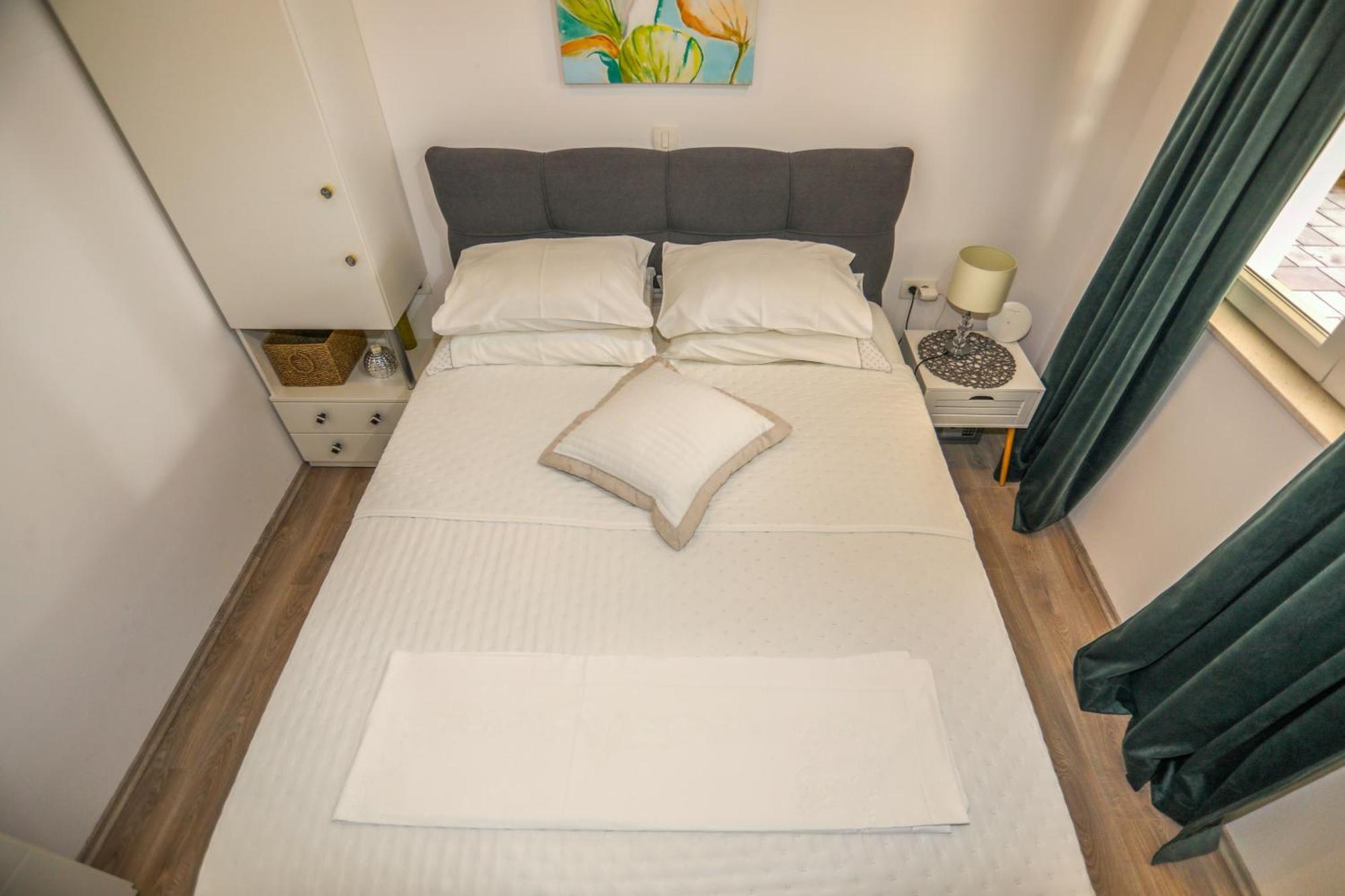 Juric 32 - Boutique Apartments Хвар Экстерьер фото
