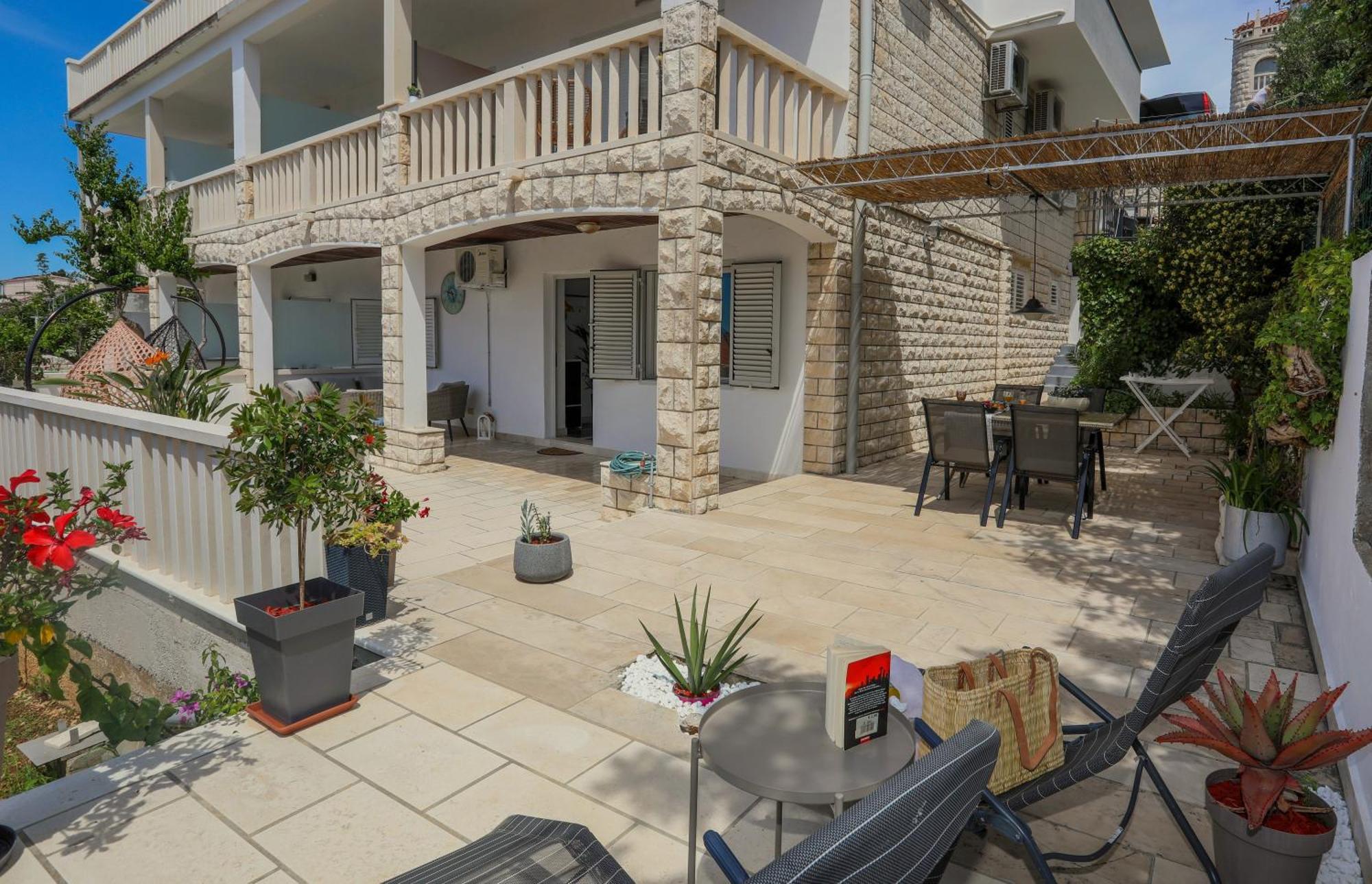 Juric 32 - Boutique Apartments Хвар Экстерьер фото
